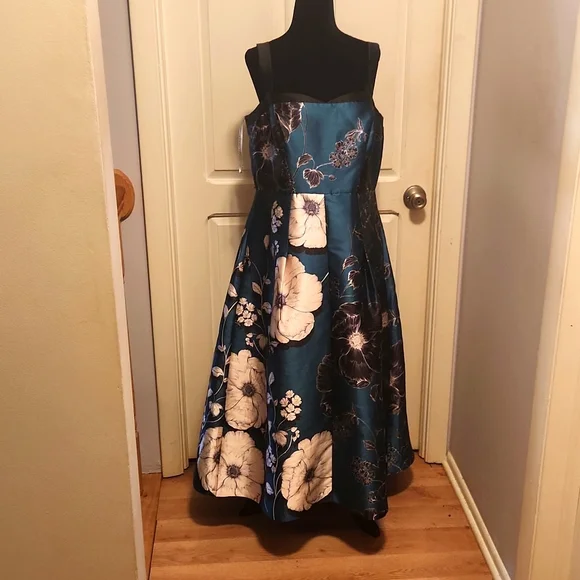 KAY UNGER DRESS SIZE 14 - Picture 5 of 7